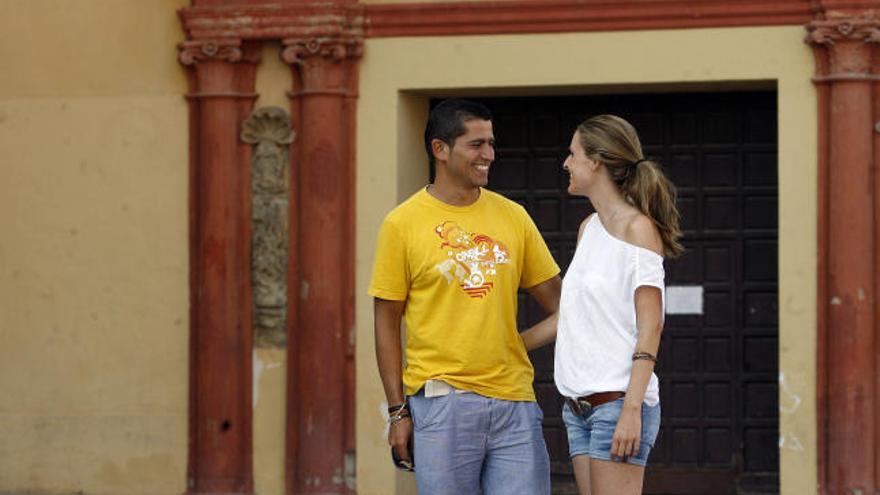 Jesús Girón y Elena Quevedo lo tenían todo preparado para casarse en Santo Domingo, pero la Feria se lo va a impedir.