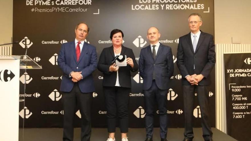 Premiados por Carrefour, con directivos de la compañía