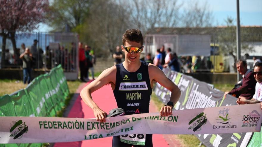 Cristina Durán y Pablo Bernad, campeones de Extremadura de duatlón