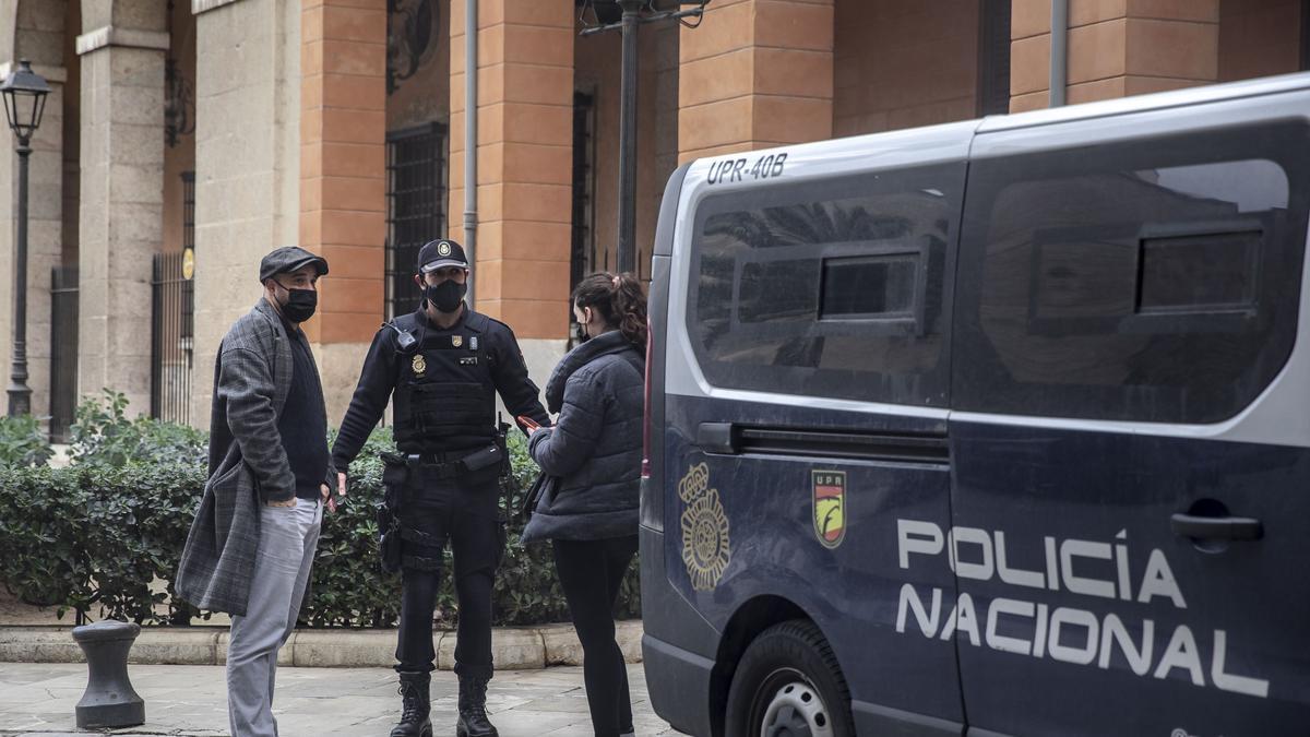 Víctor Sánchez, el martes en una protesta frustrada frente al Parlament.