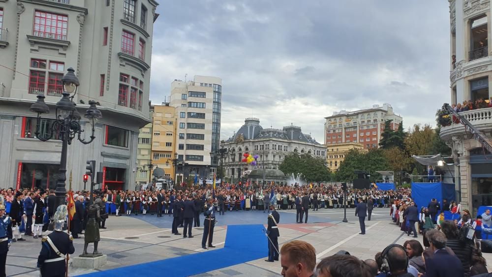 Todas las imágenes de la alfombra azul del teatro