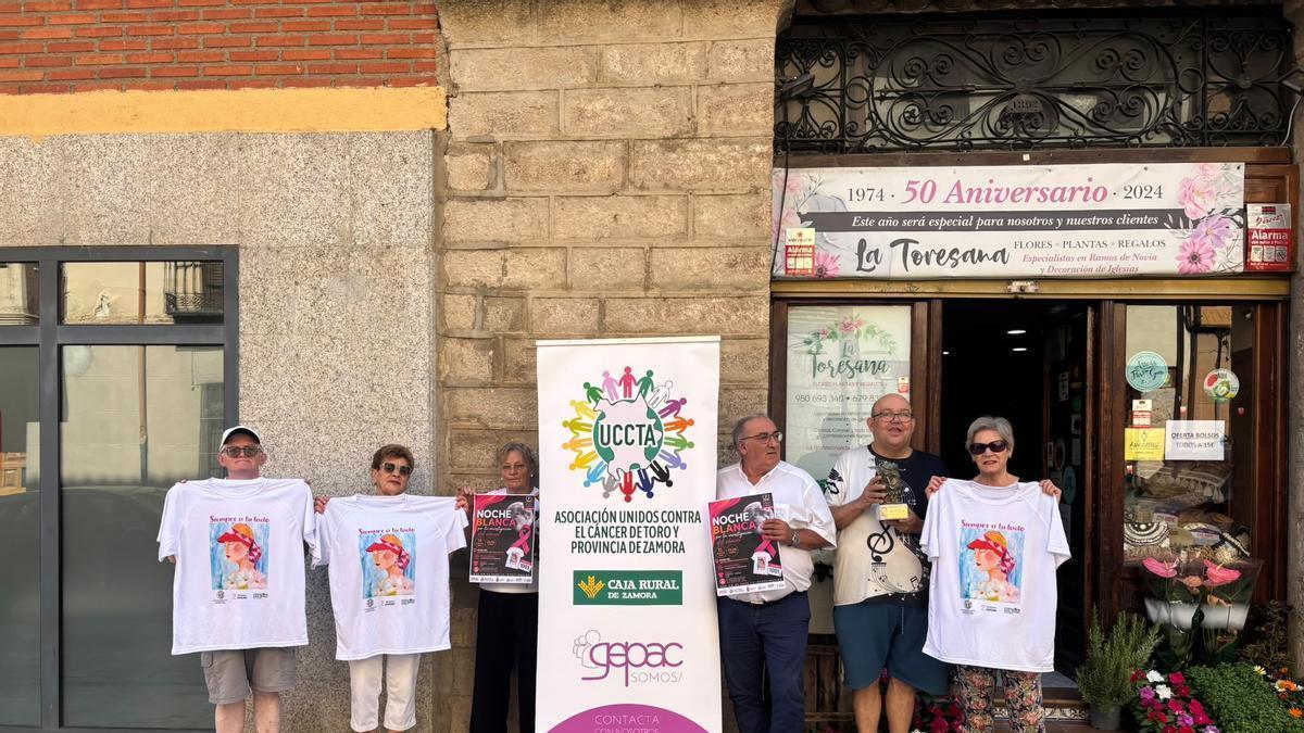 Presentación de la "Noche blanca por la investigación del cáncer" de UCCTA.