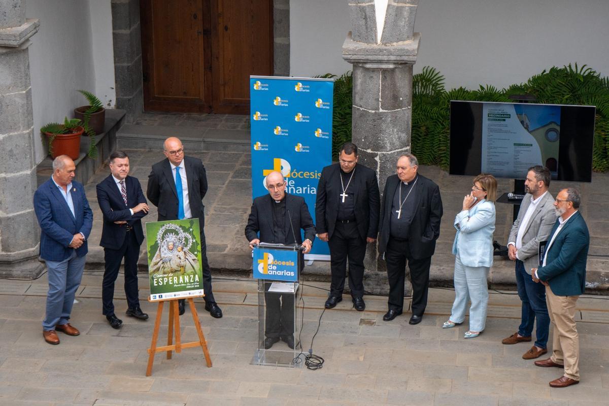 Un momento de la presentación la semana pasada del programa la Bajada de la Virgen del Pino de Teror a la capital.