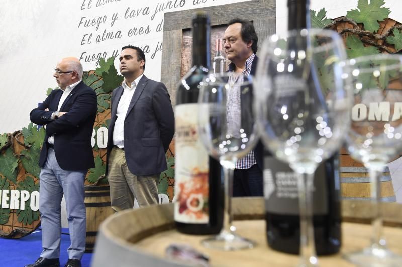 GRAN CANARIA  14-05-2018   LAS PALMAS DE GRAN CANARIA. Descorche de la primera botella de vino de esta temporada. FOTOS: JUAN CASTRO  | 14/05/2018 | Fotógrafo: Juan Carlos Castro
