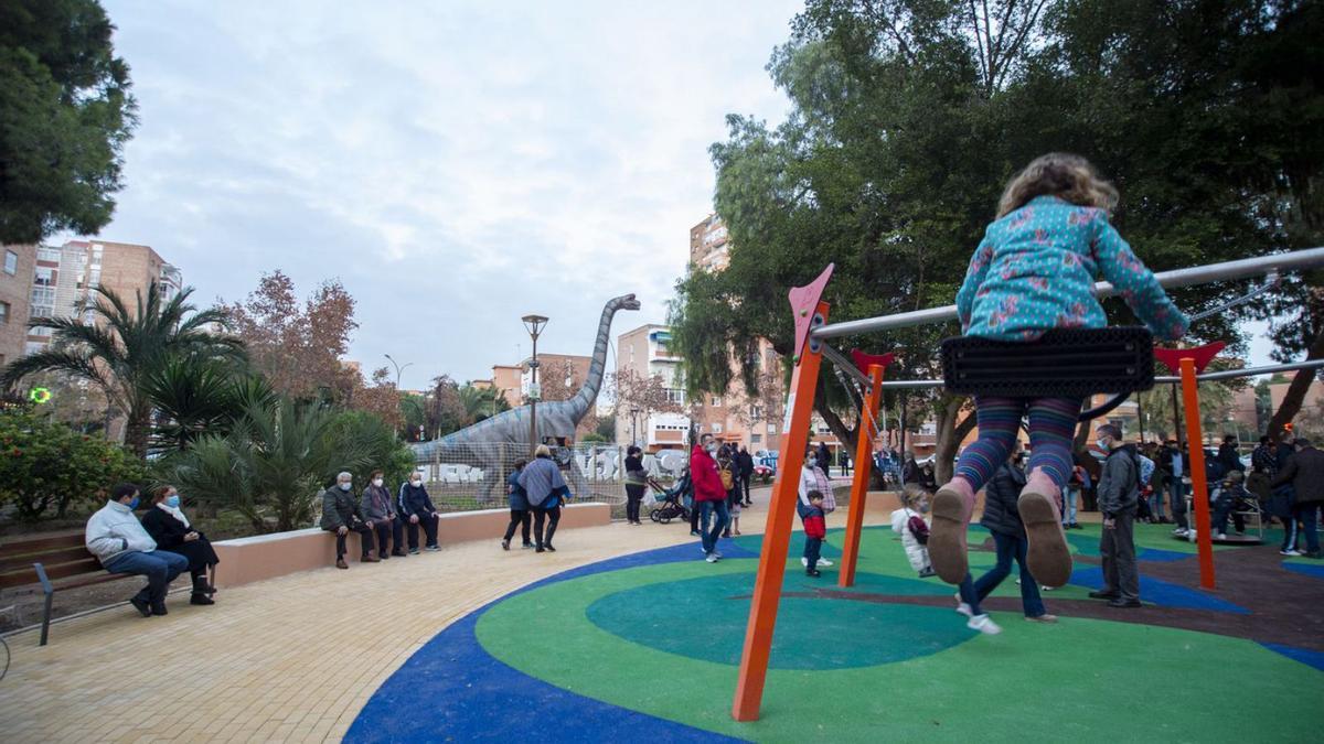El Parque Sauces  reabre restaurado  tras cuatro años de obras y retrasos | IVÁN URQUÍZAR