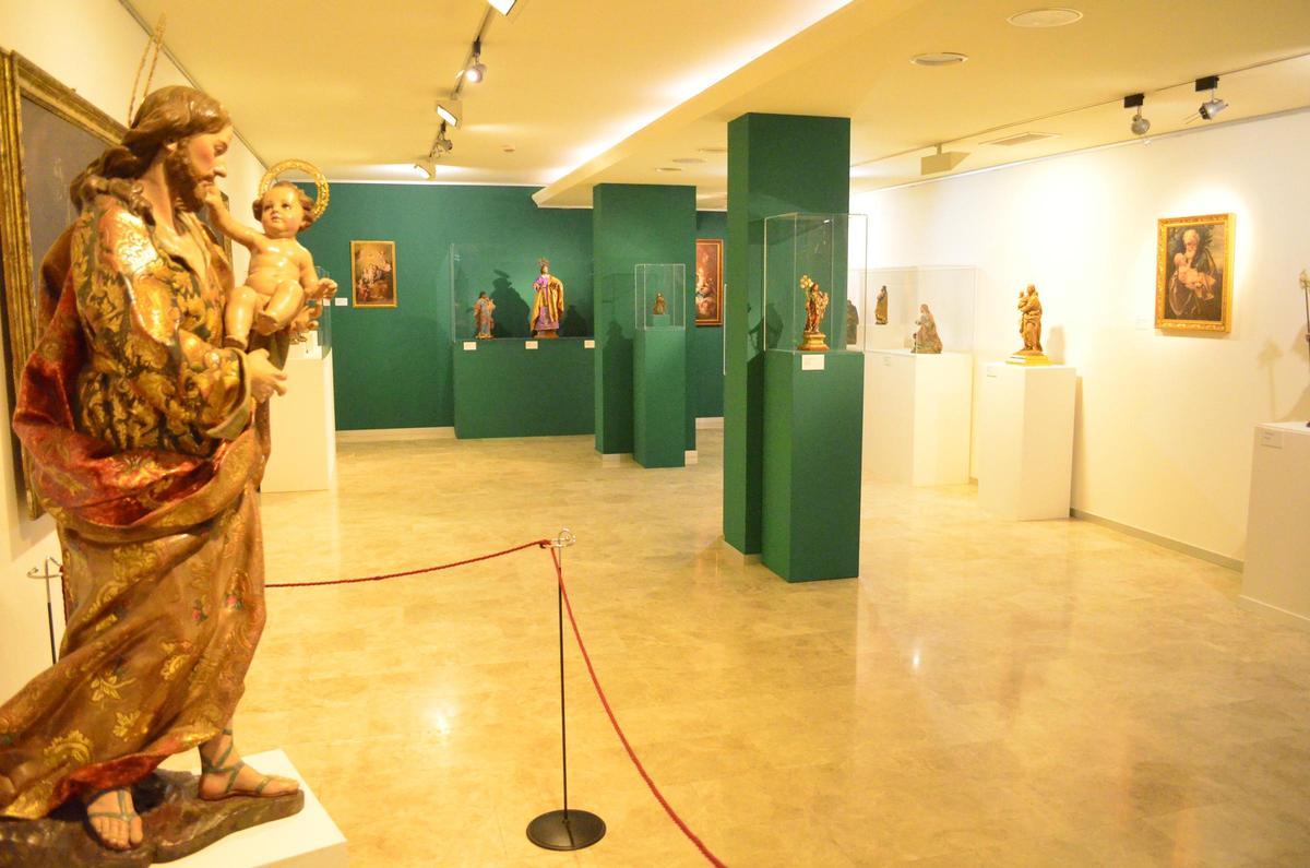 La sala de exposiciones temporales del Museo Salzillo alberga la colección
