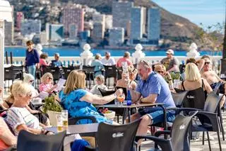 La hostelería de Benidorm y la falta de camareros: más contrataciones en invierno para afrontar sin problema el verano