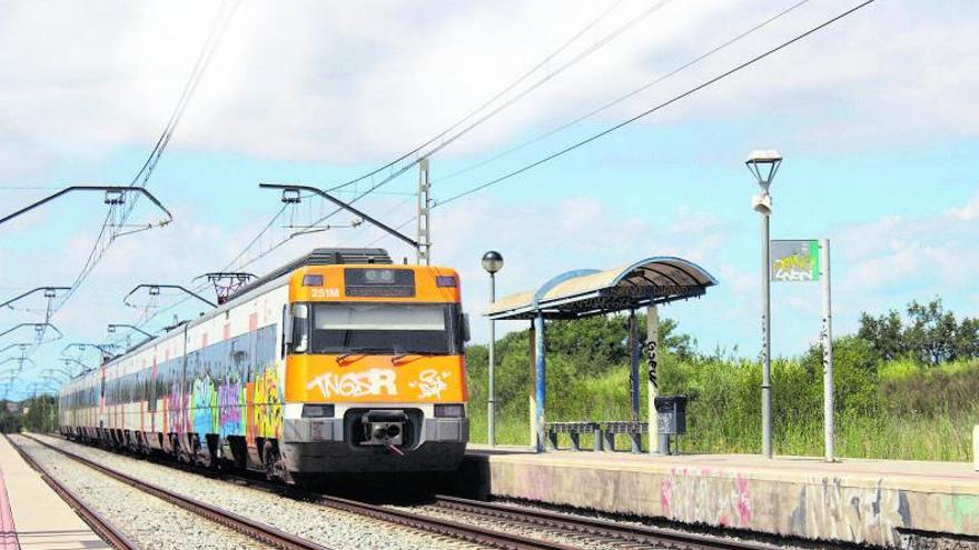 ESTRATÈGICA. L’estació de Vilajuïga està situada en una cruïlla de camins que permet potenciar el transport públic per als municipis de la serra de Verdera i l’Albera. | EMPORDÀ