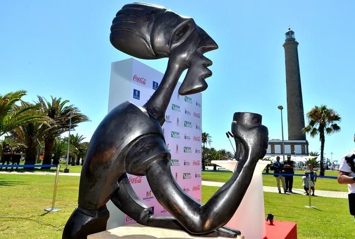 MONUMENTO BARES JAIME URRUTIA MELONERAS COCA COLA