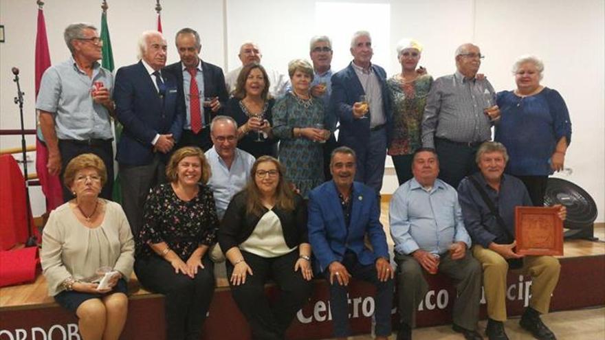 La peña El Botijo, de Alcolea, celebra su 25 aniversario con reconocimientos