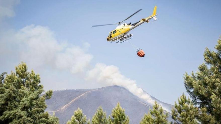 La Junta destinará 10 millones a alquilar 8 helicópteros contra incendios