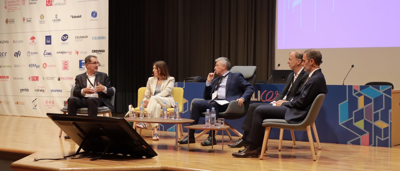 Mesa de debate en la segunda jornada de Qualicer 2022.