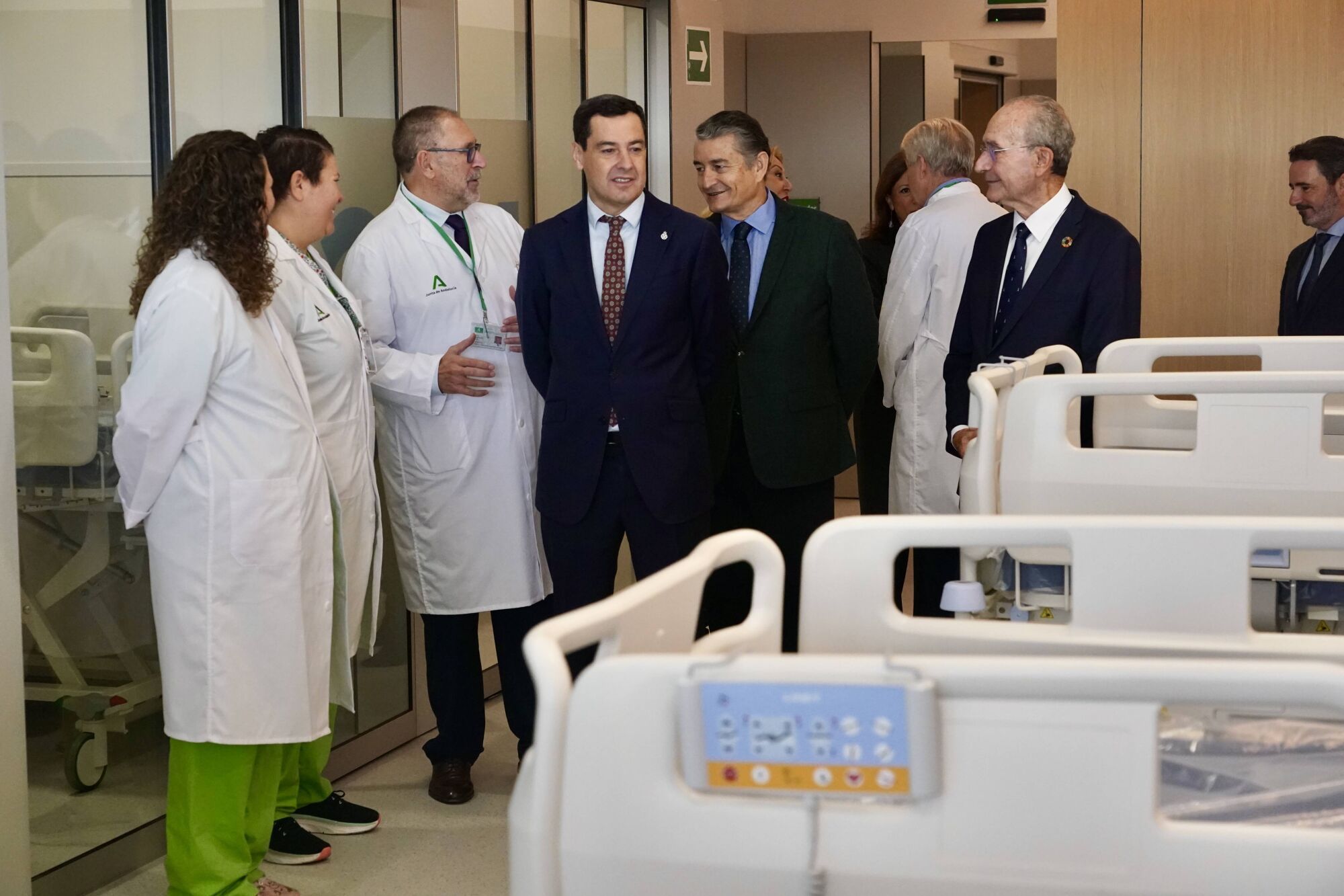 Juanma Moreno inaugura el  nuevo Hospital de Día Oncohematologico del Clínico 