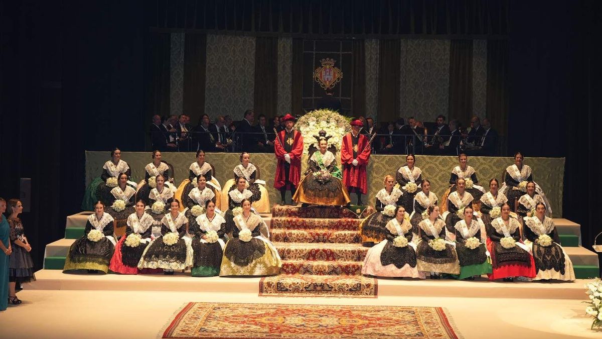 Imposición de Bandas a la reina de las fiestas de Castelló 2025, Paula Torres.