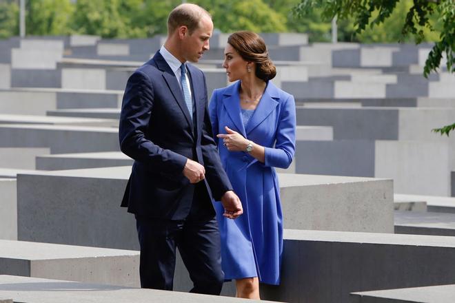 Los Duques de Cambridge en el monumento al Holocausto