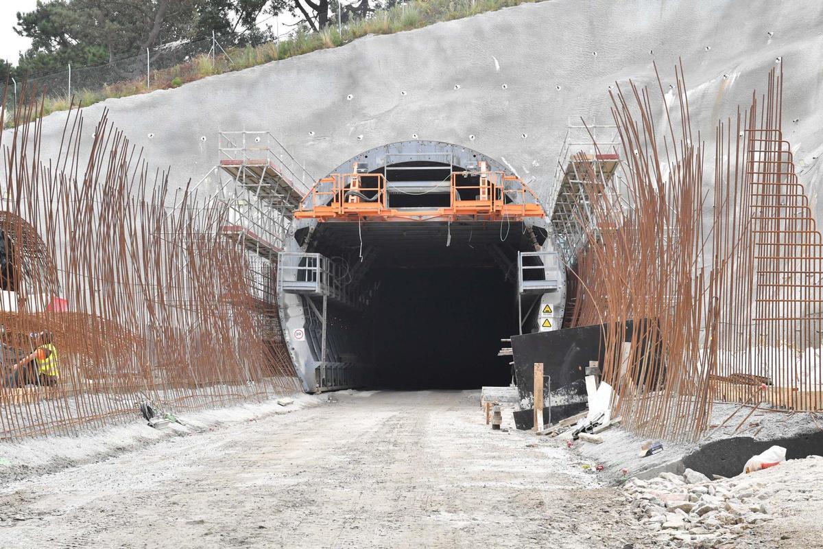 Finaliza la excavación de los tres túneles del acceso ferroviario al puerto exterior de A Coruña