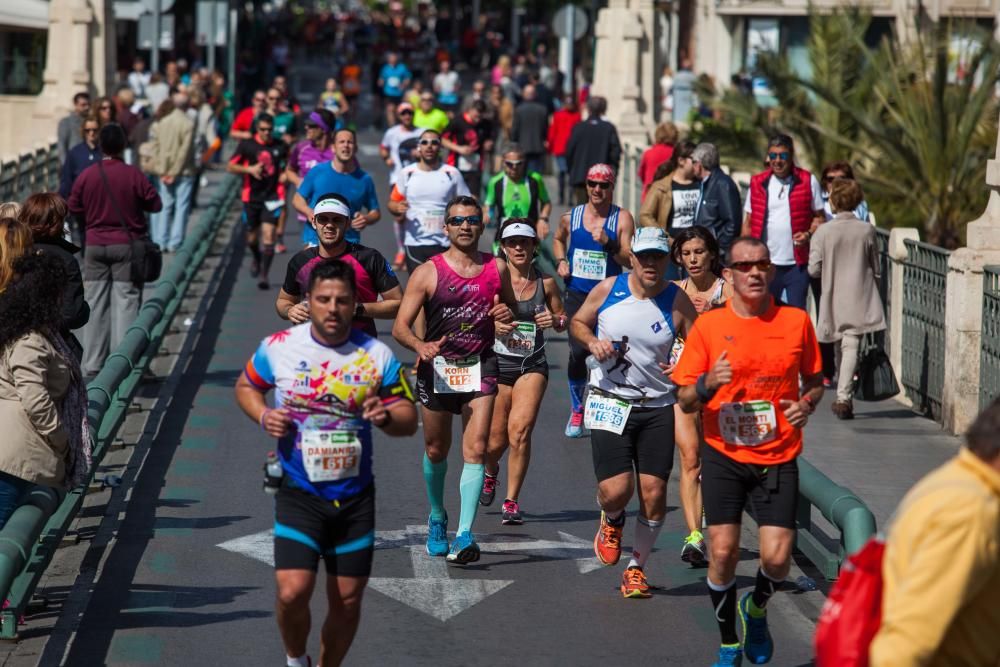 Hassanne Ahouchar gana el 44 maratón de Elche