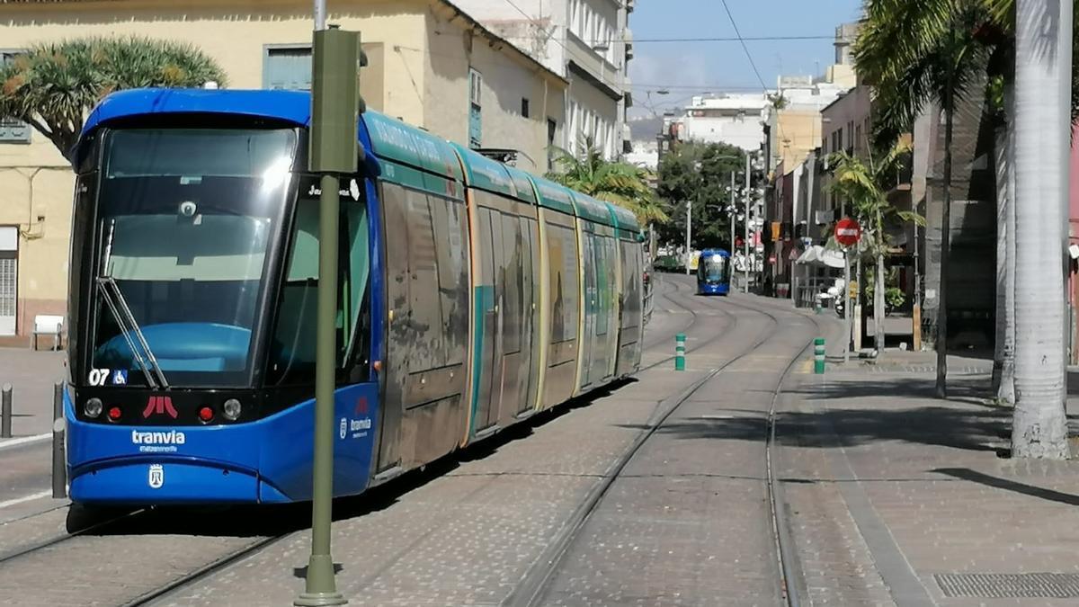 El tranvía de Tenerife por las calles de Santa Cruz