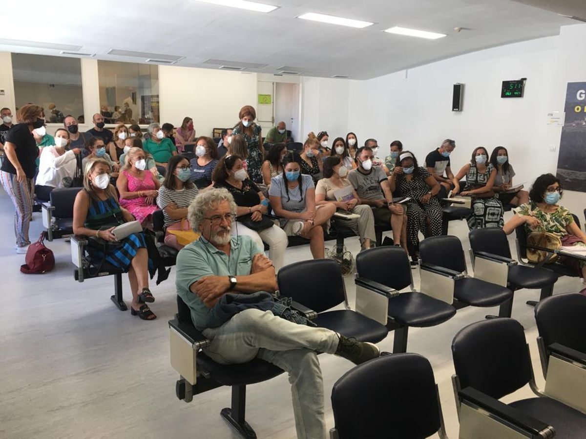 Trabajadores sanitarios en la comparecencia de estos cinco sindicatos.