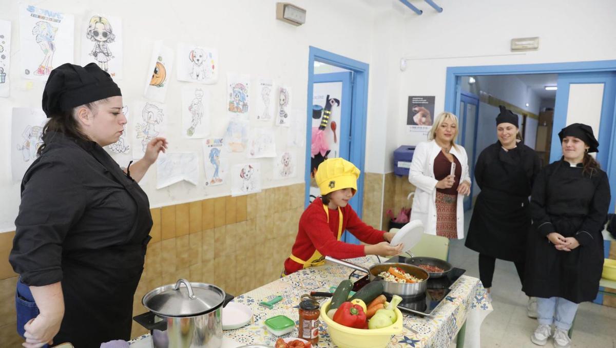 Las verduras plantan cara a las golosinas en el colegio