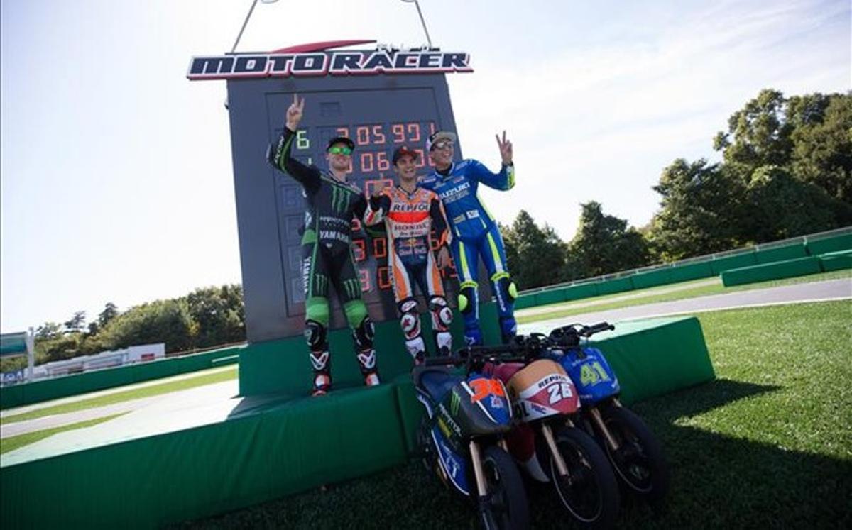 Varios pilotos han participado en una carrera de mini motos en un acto previo al inicio del Gran Premio de Japón Varios pilotos han participado en una carrera de mini motos en un acto previo al inicio del Gran Premio de Japón