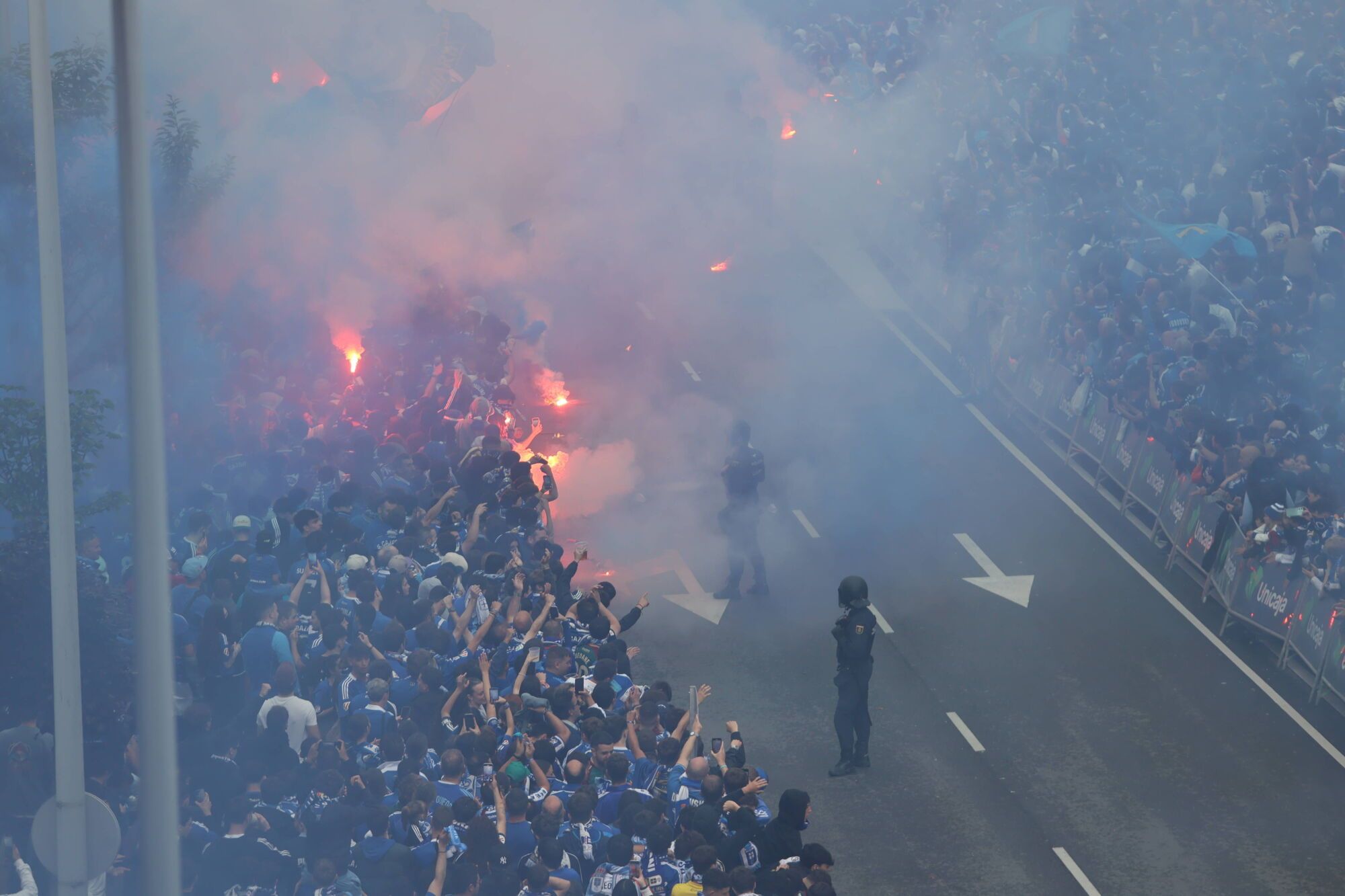 Así fue el recibimiento de la afición al Real Oviedo y toda la previa del último partido de la temporada