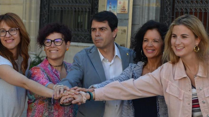 L&#039;alcalde Castells amb les tinent d&#039;alcalde