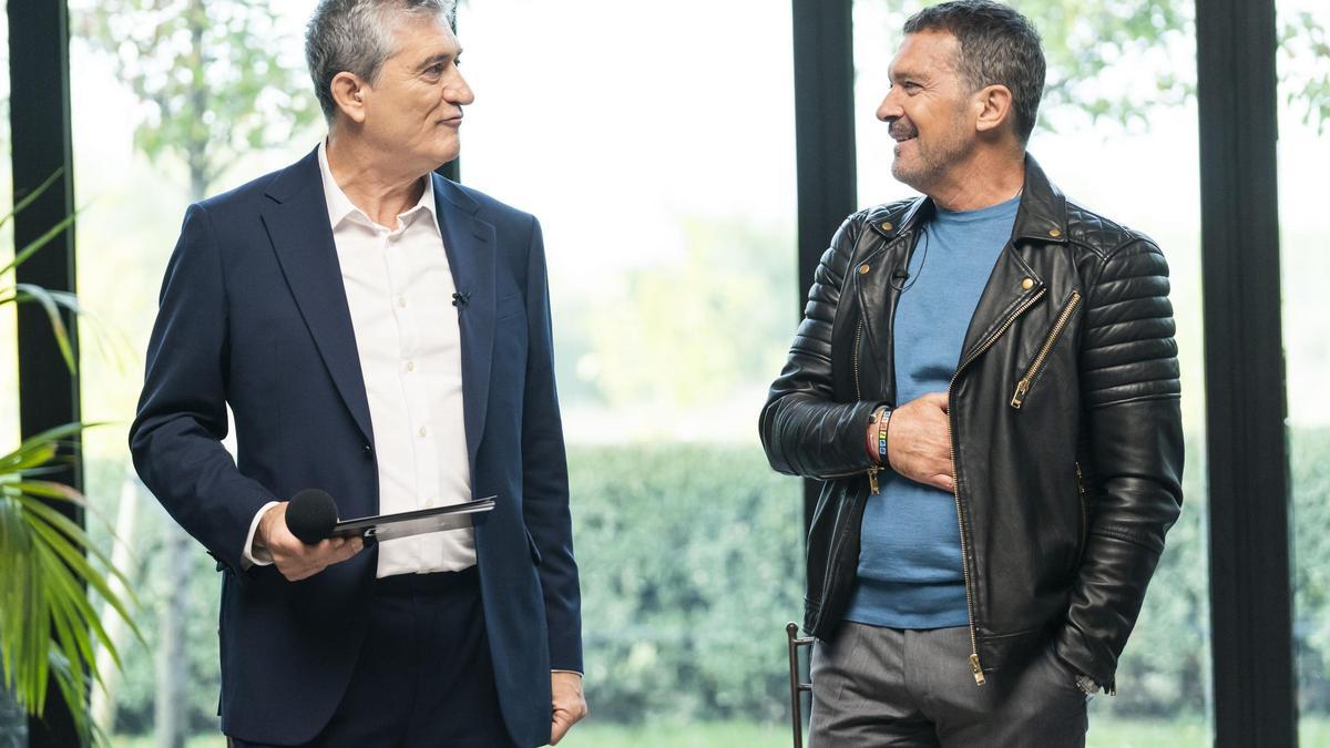 Antonio Banderas, con Guillermo Fresser, en '100% Únics'.