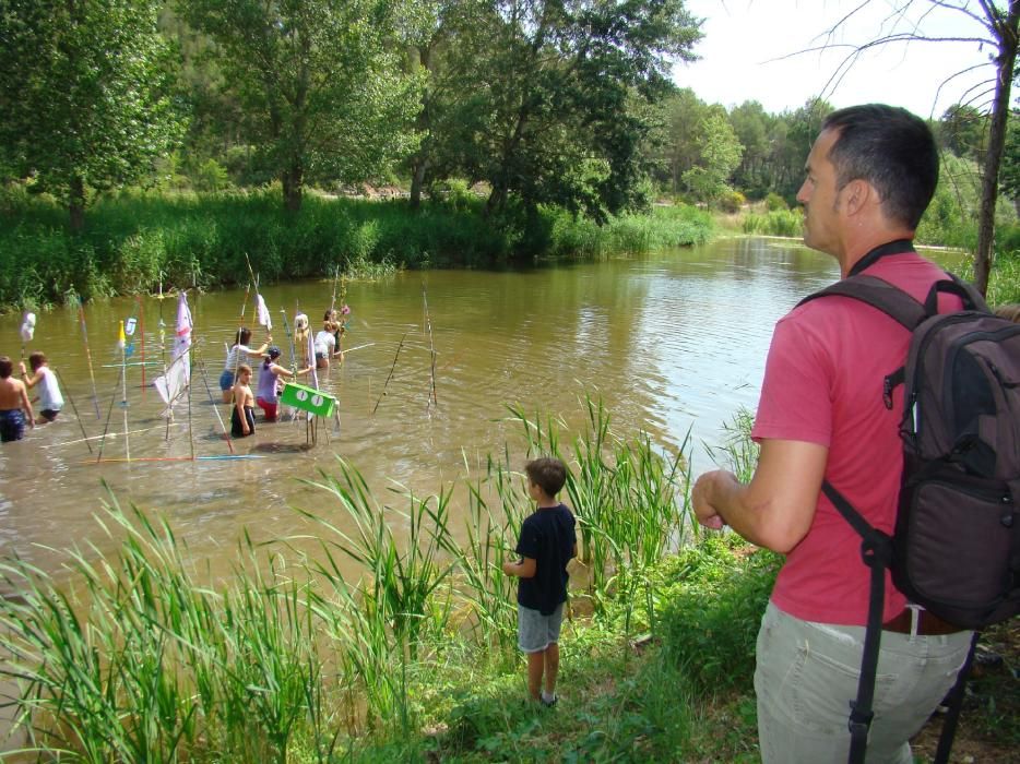 Infants de Sant Salvador creen el 'bosc de l'alegria'