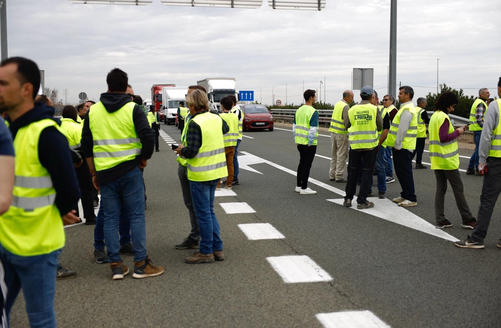 EN IMÁGENES | Decimosexto día de tractoradas en Aragón