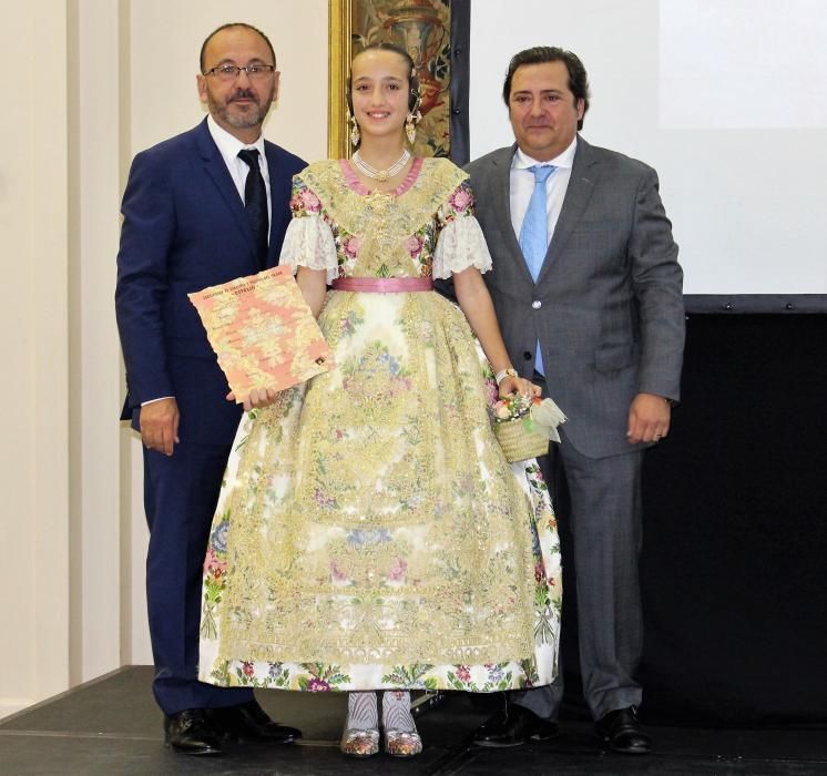 Patricia Ferrer Coronel, fallera mayor infantil de Alfredo Torán y Olmos-Av. Francia