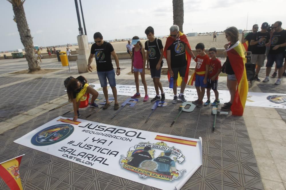 Protesta de Policías y guardias civiles en València