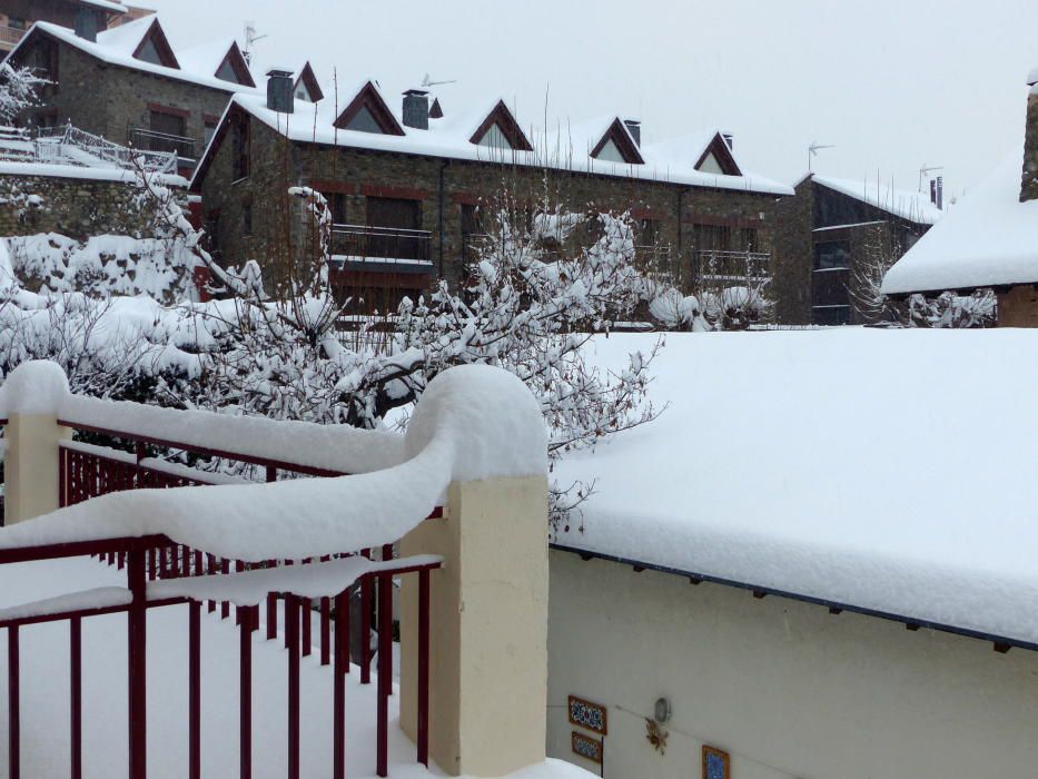 Els efectes de la nevada a Puigcerdà.