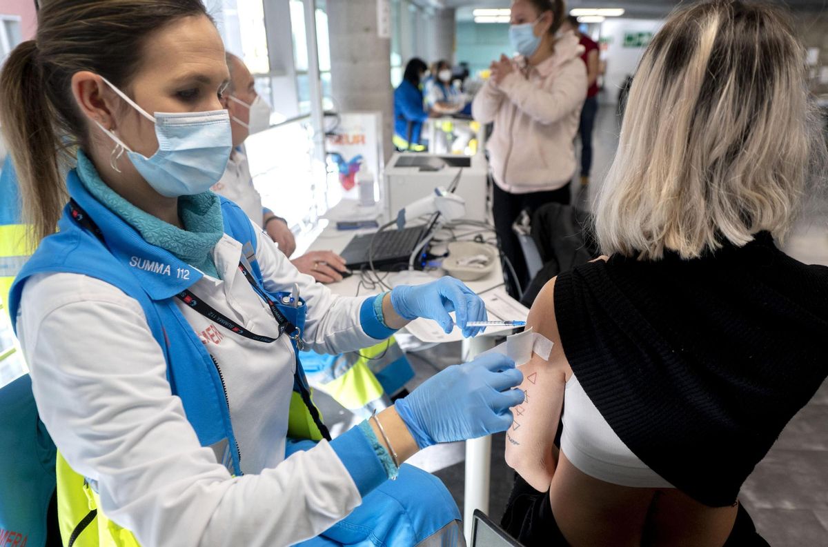 Les reinfeccions per covid es quadrupliquen en un mes Les reinfeccions per covid es quadrupliquen en un mes