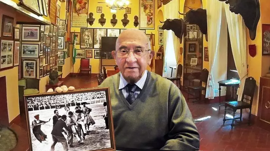 Pedro Charriel: "Desde los tendidos vimos que la cornada a Manolete era muy grave"