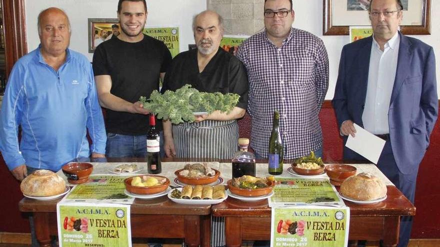 Presentación de la Festa da Berza, con el cocinero Cándido. // Santos Álvarez