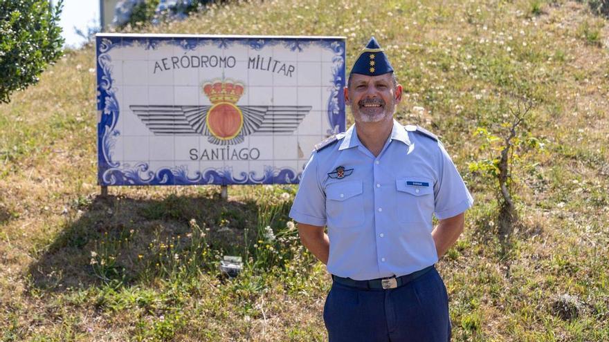 Luis Borque, nuevo jefe del Aeródromo Militar de Santiago: "Tenemos un papel fundamental en la lucha contra los incendios"