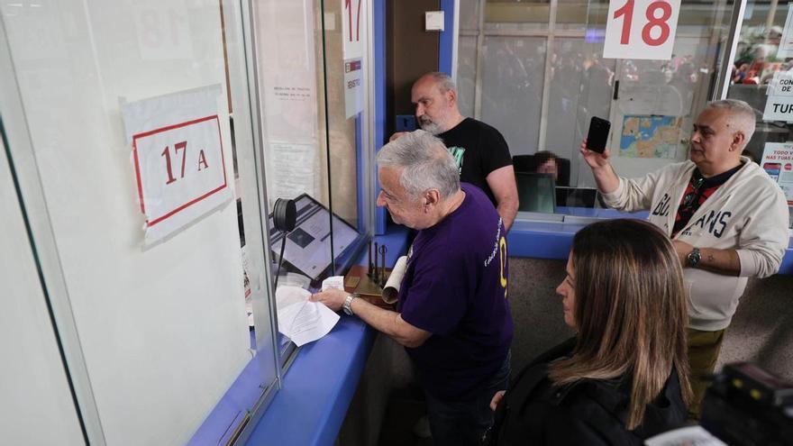 Antón Bouzas ya no es Vigués Distinguido tras oficializar su renuncia: «Fágoo coa esperanza de que, nun futuro próximo, o ascensor social funcione»