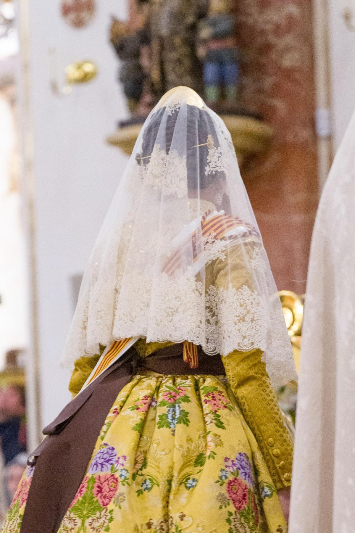 La Corte de Honor también luce las mantillas de Santos Téxtil.