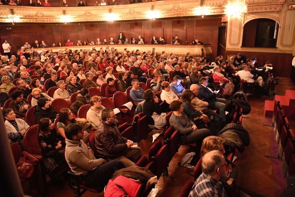 La cuarta edición del programa de radio en directo que organizan profesionales de siete emisoras de la ciudad recauda fondos para la Asociación Gallega de Ludópatas Rehabilitados, Agalure.