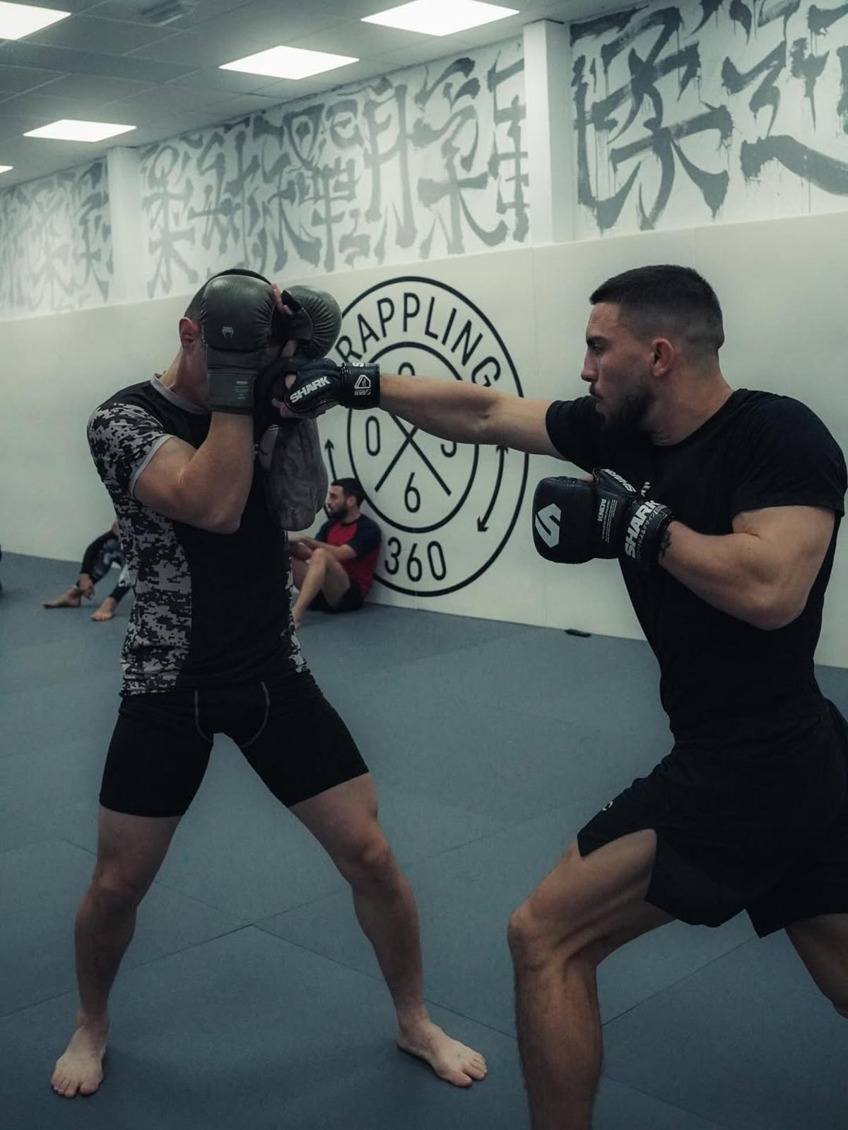 Nico Medina entrenando boxeo