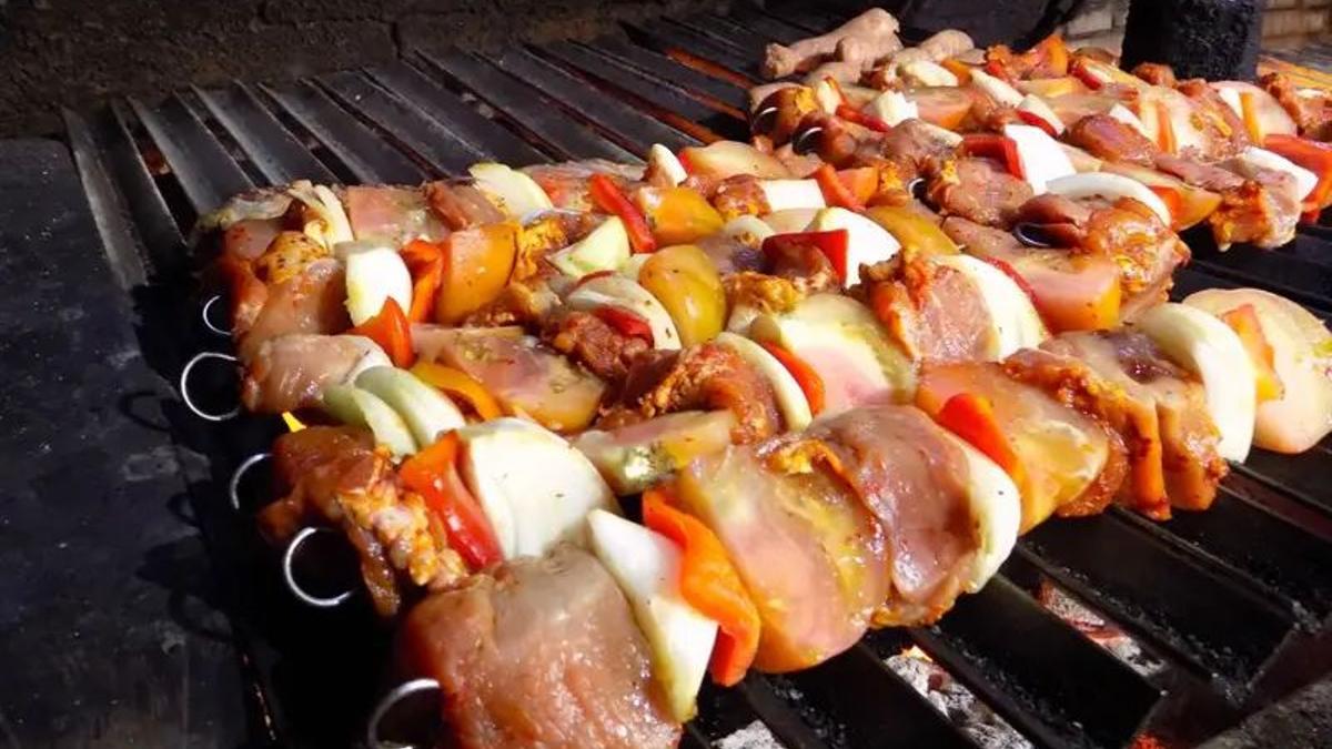 La parrilla de La Choza Manuela, un placer para los amantes de la carne.