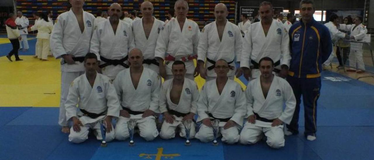 Los asturianos en el Nacional de katas.