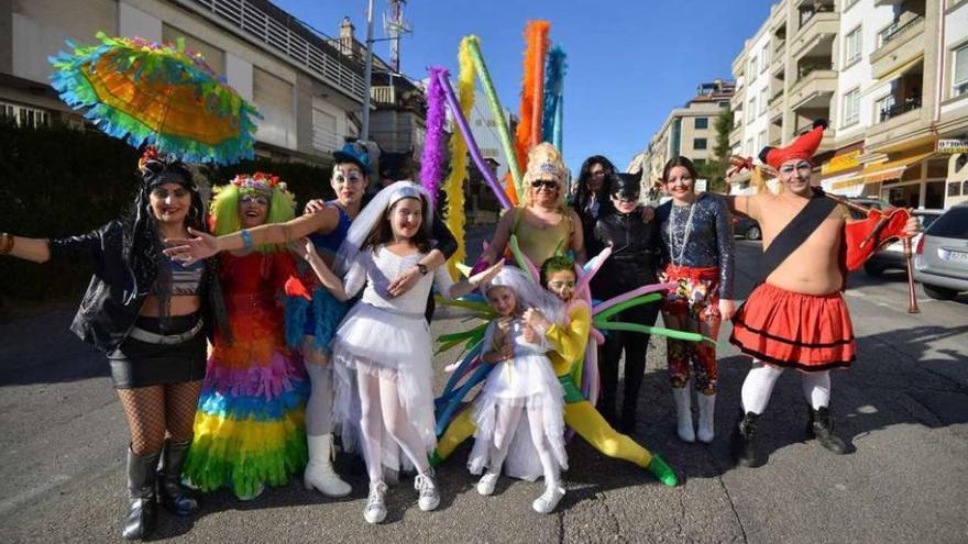 Participantes en el desfile del pasado año. // G. Santos