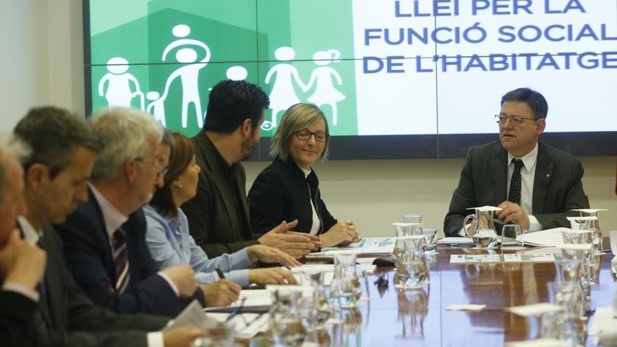 Puig reunido con el Consejo Asesor de la Ley de Función Social de la Vivienda.