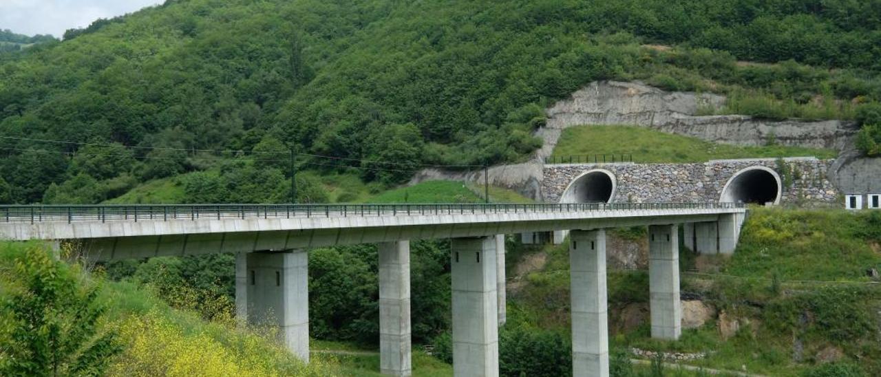 Obras de la variante de pajares cerca de Sotiello.