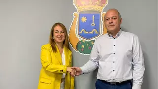 El PP reduce a once las concejalías tras pactar con el partido de Requena y Aldeas
