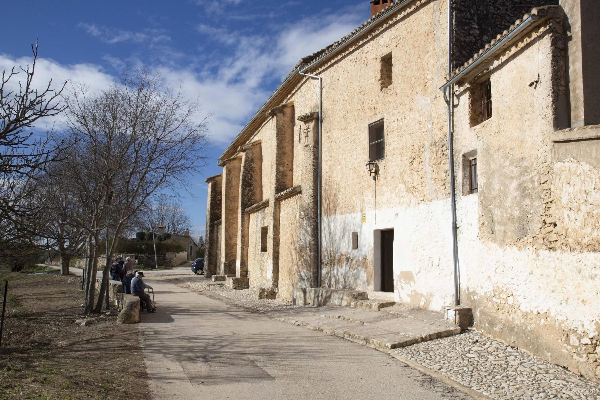 En busca de la financiación para restaurar las pinturas de la ermita de Sant Antonio en Bocairent