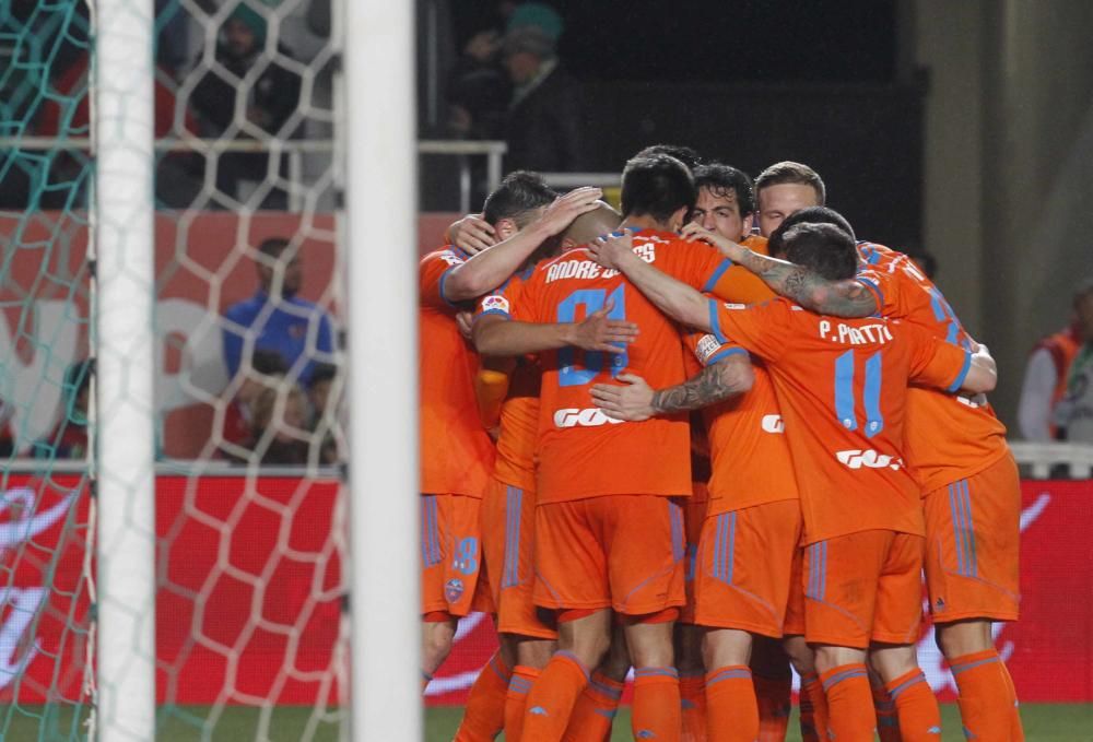 Elche 0 - Valencia 4 La gran noche del General Otamendi