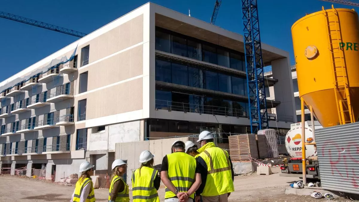 El Govern crea la Gerencia de Atención Intermedia para la puesta en marcha del nuevo Hospital de Son Dureta